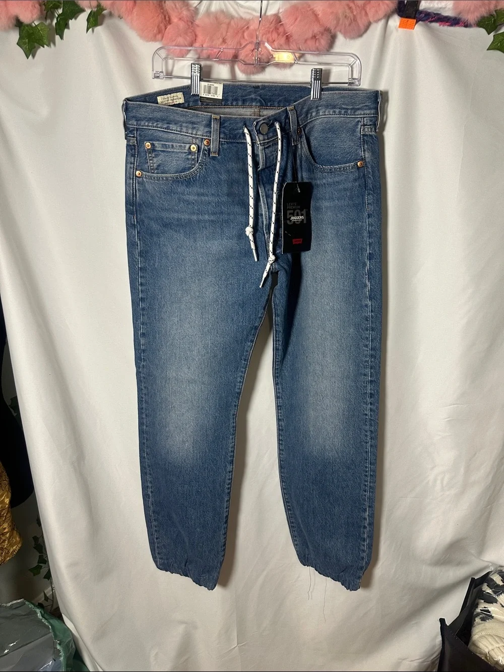 Levi's Men's Medium Blue Relaxed Jogger Jeans